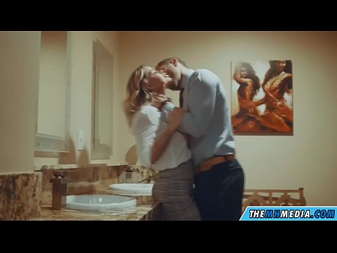 ❤️ Lè yon blond bèl sedui ou nan yon twalèt piblik ❤️ Videyo anal nan nou % ht.np64.ru% ❌️❤